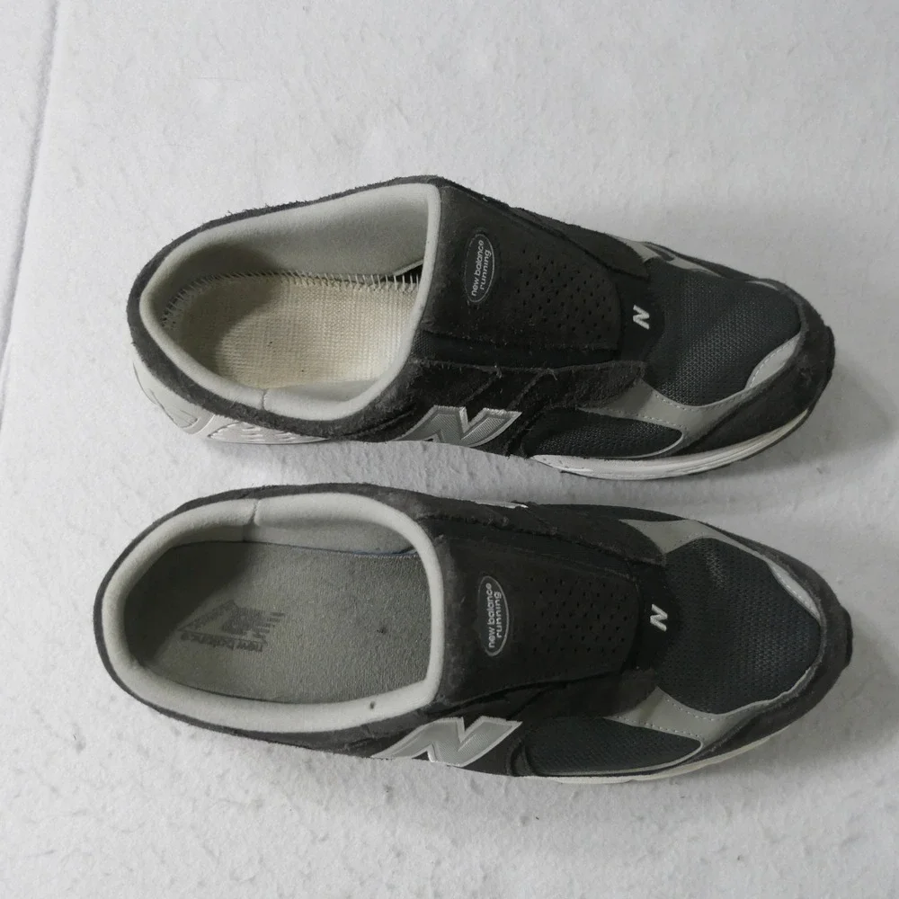 New Balance Mens 2002R Mules 11.5 Grey Suede Mesh M2002RMC Missing one insole